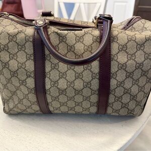 Maroon Gucci speedy bag